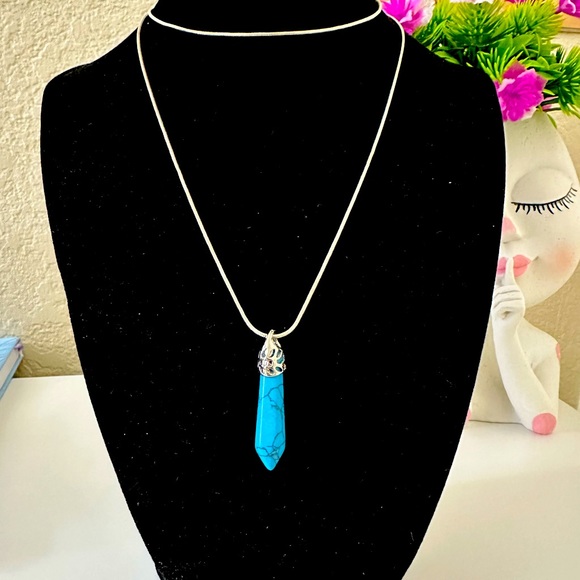 Turquoise pendant necklace. You can wear it in two different ways. - Picture 1 of 2